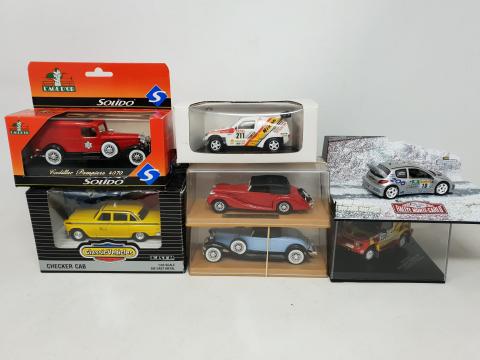 Miniature Dinky Toys 1/43 – Panhard Esso – Jouet Ancien De Collection