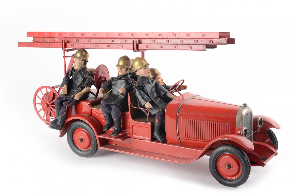 Une Plongée dans l'Histoire des Camions de Pompiers - FFVE Services
