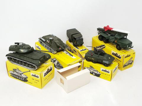 Lot De Miniatures Dinky Toys Et Solido - 1/43 - Véhicules De Chantier - Occasion