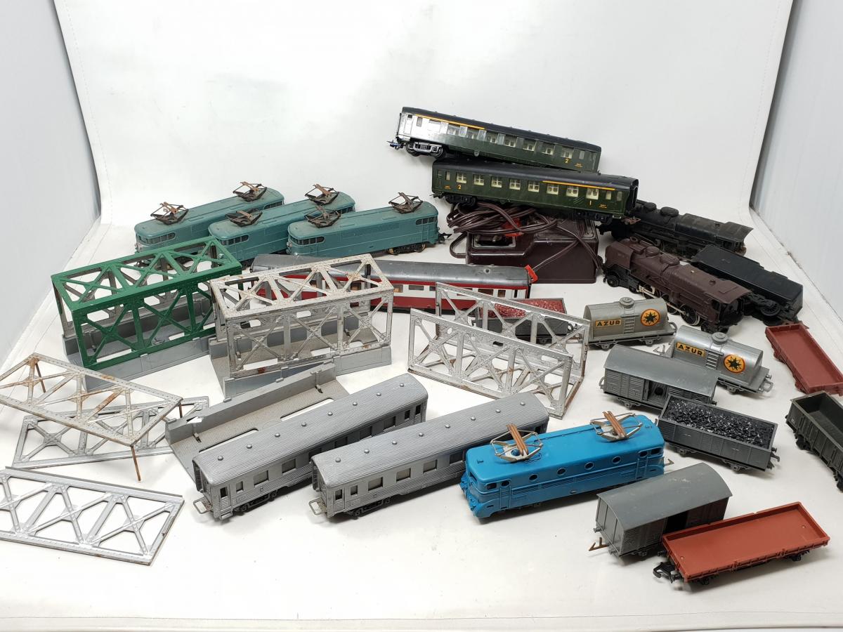 Jouet: voiture miniature DINKY TOYS MECCANO (Usées) (en boite): voitures de cour