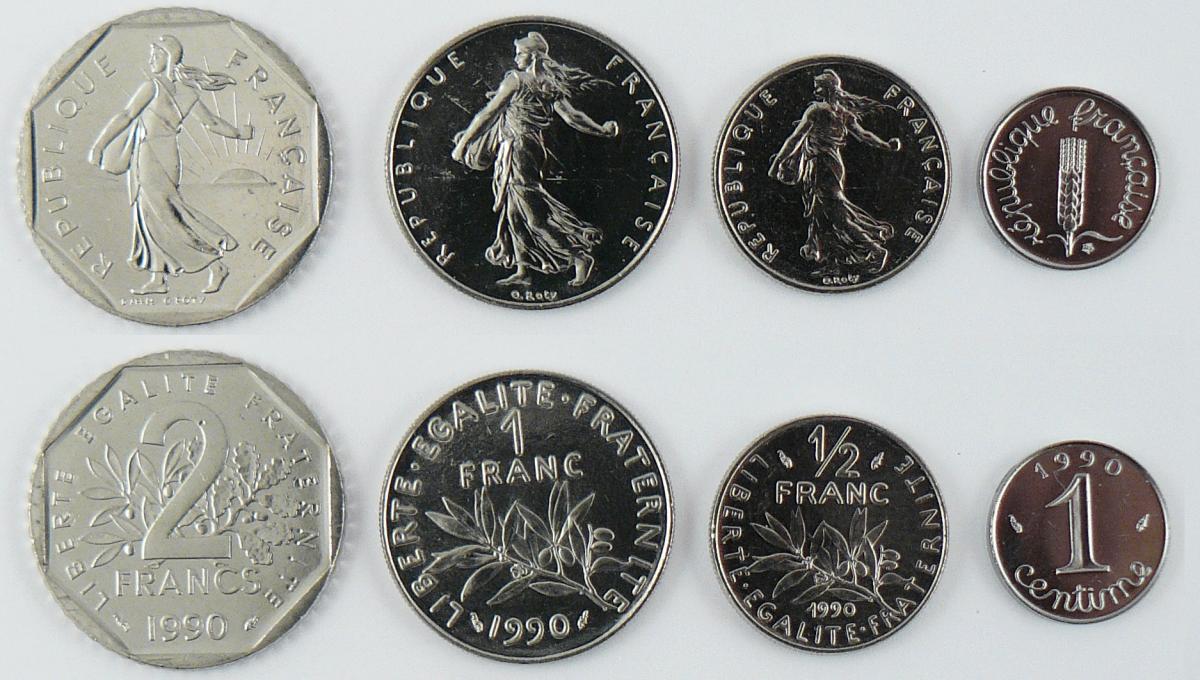 Lot de Livre Décorations officielles françaises (Monnaie de Paris). (x  2). au prix de 50 à 60 € en vente aux enchères par l'hôtel des ventes  Primardeco