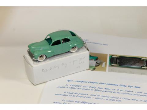 Dinky toys - Peugeot 203 gris, grande lunette, bel état , Vente aux