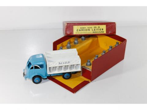 DINKY TOYS France - Camion FORD Laitier NESTLE - Ref 25O