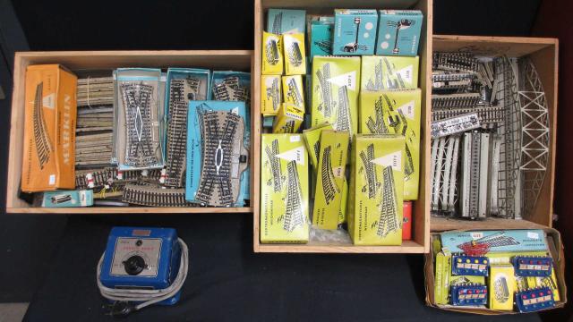 JOUET LOT DE 26 FIGURINES MÄRKLIN PLOMB HO 1/87