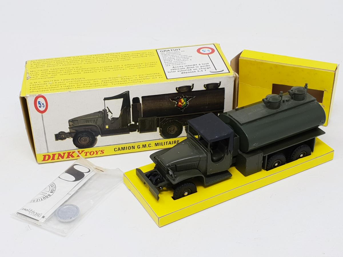 DINKY TOYS militaire GMC citerne de l'armée francaise avec pilote, complet F