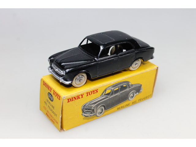 Dinky Toys Berline Peugeot 403 N°24B Made In France Meccano