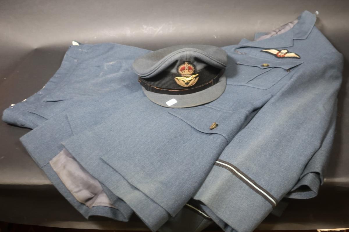 Veste D'uniforme De Mess RAF (Royal Air Force) Britannique - Modèle Officiel, époque Après 1945