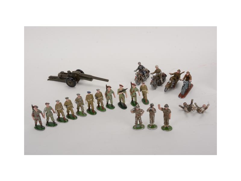 Loto De 4 Soldats Quiralu – Commandos Parachutistes Au Défilé – Figurines Alu