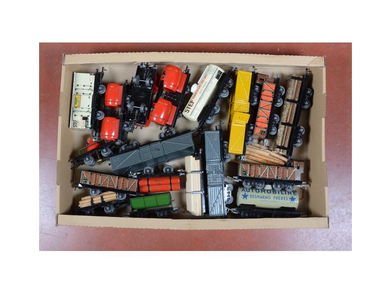 Voitures de voyageurs rouges pour modélisme ferroviaire à l'échelle O