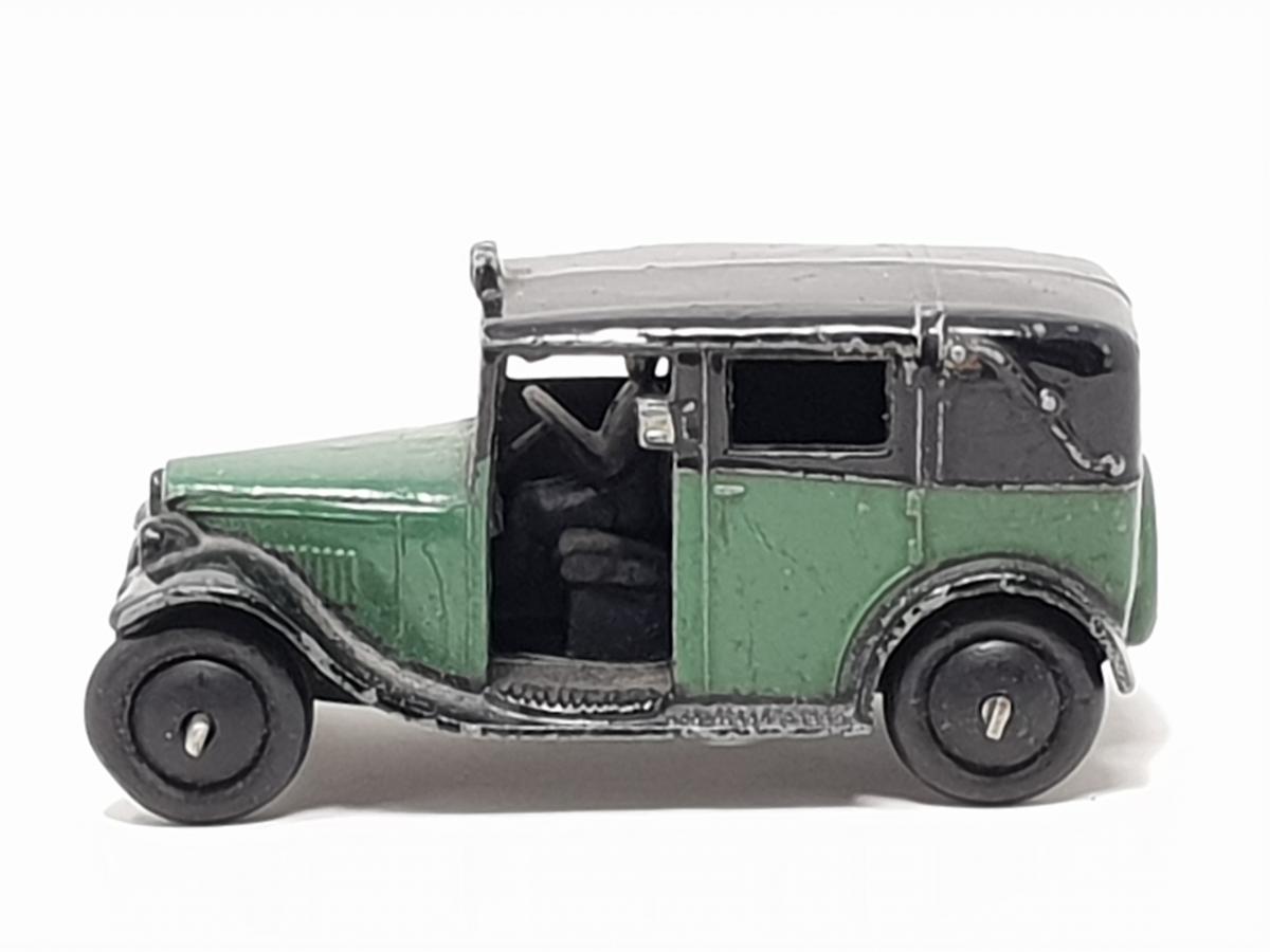 DINKY TOYS GB n°36G Taxi avec chauffeur vert - Lot 73