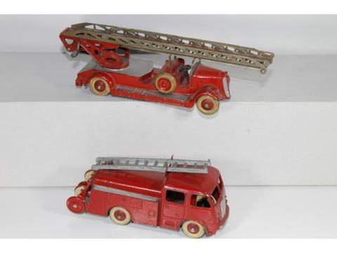 DINKY TOYS FRANCE. BERLIET Pompiers. Ref: 32 E