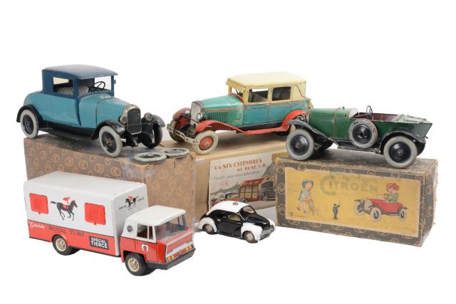Jouet Ancien - Voiture Téléguidée LOFUS Ford 6 - Made In France - Vintage