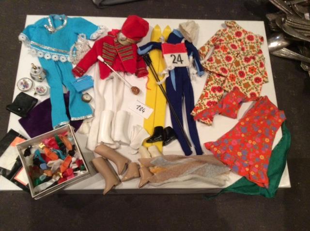Lot De 6 Anciennes Poupées Françaises Avec Vêtements, Collection