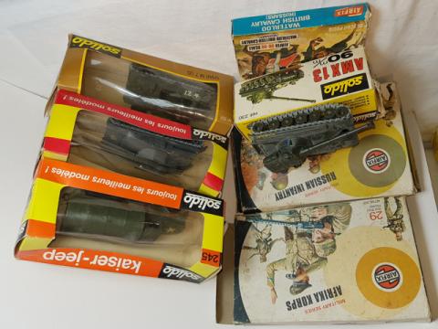 Lot De 3 Dinky Toys Militaires + 1 Solido - 1/43 - Occasion