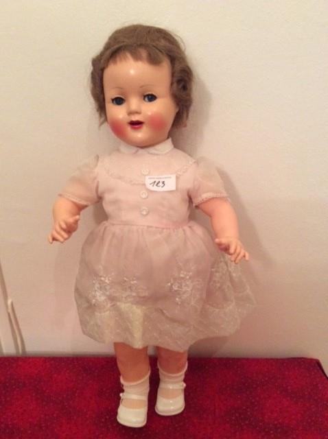 Bonjour, Je souhaite proposer cette jolie poupée Raynal à la vente. Toutes propositions sont bienvenues. Merci