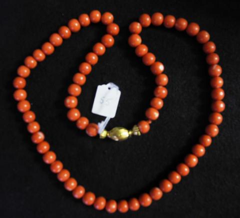Collier Ancien En Perles De Corail Orangé - Longueur 52 Cm, Fermoir Argent - Vintage, Occasion