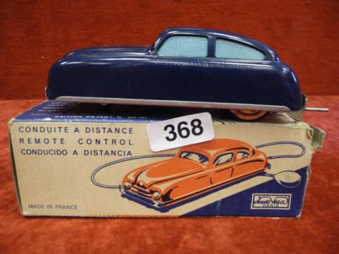 Voiture ancienne jouet vintage en tôle avec chauffeur - 733077