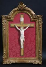 Christ en ivoire sculpté d'époque  XIX's. Haut .tête-pieds :...