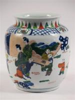 119 - CHINE - Pot de forme balustre en porcelaine...