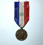 Liban Médaille du Mérite libanais. Bronze, ruban tricolore brodé.