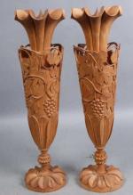 24 - Paire de vases en bois sculpté et ajouré...