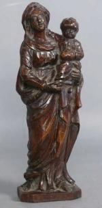 62 - Vierge à l'Enfant en bois naturel sculpté, ép....
