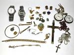 lot bijoux fantaisie : montres, medailles, chapelet, croix...