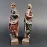 Paire de statuettes représentant Saint-Jean et la Vierge au Calvaire...