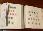 France, collection de timbres neufs et oblitérés dans deux albums...