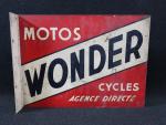 Wonder Motos Cycles Agence Directe. Plaque publicitaire en tôle lithographiée...
