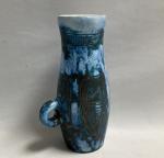Jacques BLIN (1920-1995)
Pichet en céramique émaillé à coulures bleues et...