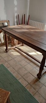 Grande table en chêne provenant d'un couvent 270 x 85.
Quelques...