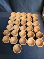 Lot de 55 pots à escargots 
dont 
24 petits pots...