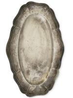 PLAT ovale en argent, modèle filets contours
Minerve
41 x 28 cm...