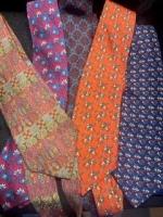 HERMES 
5 cravates soie (petites taches)