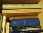 Lot de 34 ouvrages divers : Astronomie générale, constellations, lunettes...