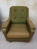 Paire de fauteuils confortables années 1970 en tissus vert kaki...