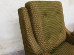 Paire de fauteuils confortables années 1970 en tissus vert kaki...