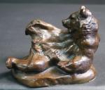 D'après BARYE Antoine-Louis (1796-1875) : Ours sur le dos. Bronze...