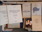Dans 4 cagettes, lot de documentation philatélique, dont Encyclopédie de...