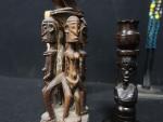 AFRIQUE - Lot de 6 statuettes comprenant : Statuette en...