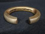 AFRIQUE DU NORD - Large bracelet berbère en bronze massif.