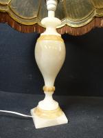 Importante lampe de salon, le fût balustre en albâtre (H...