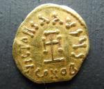 CONSTANT II (641-668). Tremissis. Constantinople.  Buste de Constant II....