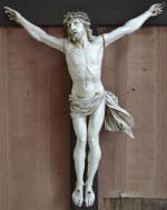 Grand CHRIST en ivoire sculpté, le périzonium noué sur le...