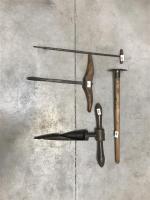 Deux TIRE-FOND et deux outils. Epoque XIXème siècle.