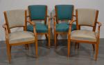 ANNEES 40-50 
Suite de quatre fauteuils en bois naturel, les...