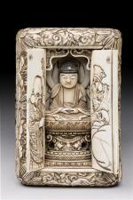 JAPON - Chapelle votive en ivoire, ouvrant sur Amida. Vers...