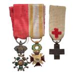 France Lot de 3 décorations miniatures : Légion d'honneur, Isabelle...