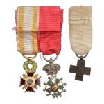 France Lot de 3 décorations miniatures : Légion d'honneur, Isabelle...